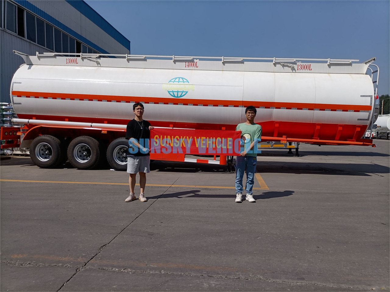 SUNSKY Fuel Tanker for sale - Tank semi-trailer: picture 5 SUNSKY Fuel Tanker for sale - Tank semi-trailer: picture 5