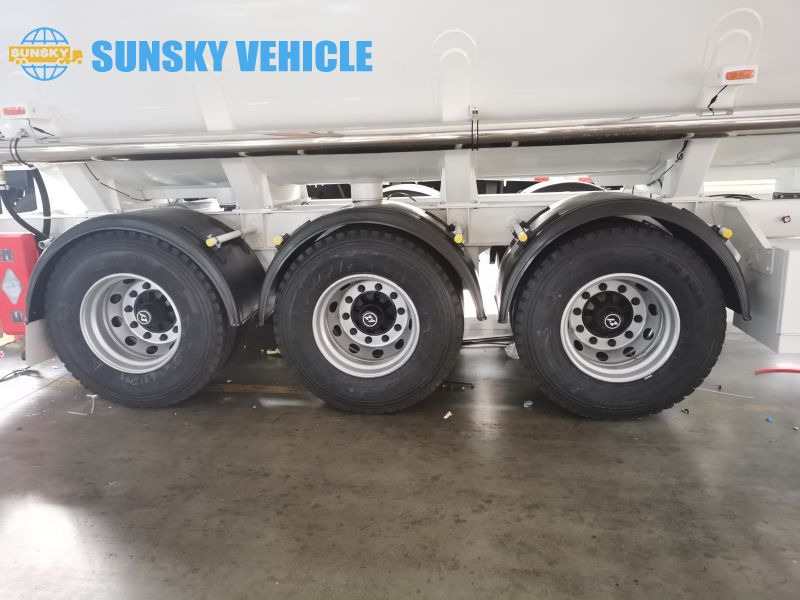 SUNSKY Fuel Tanker for sale - Tank semi-trailer: picture 4 SUNSKY Fuel Tanker for sale - Tank semi-trailer: picture 4