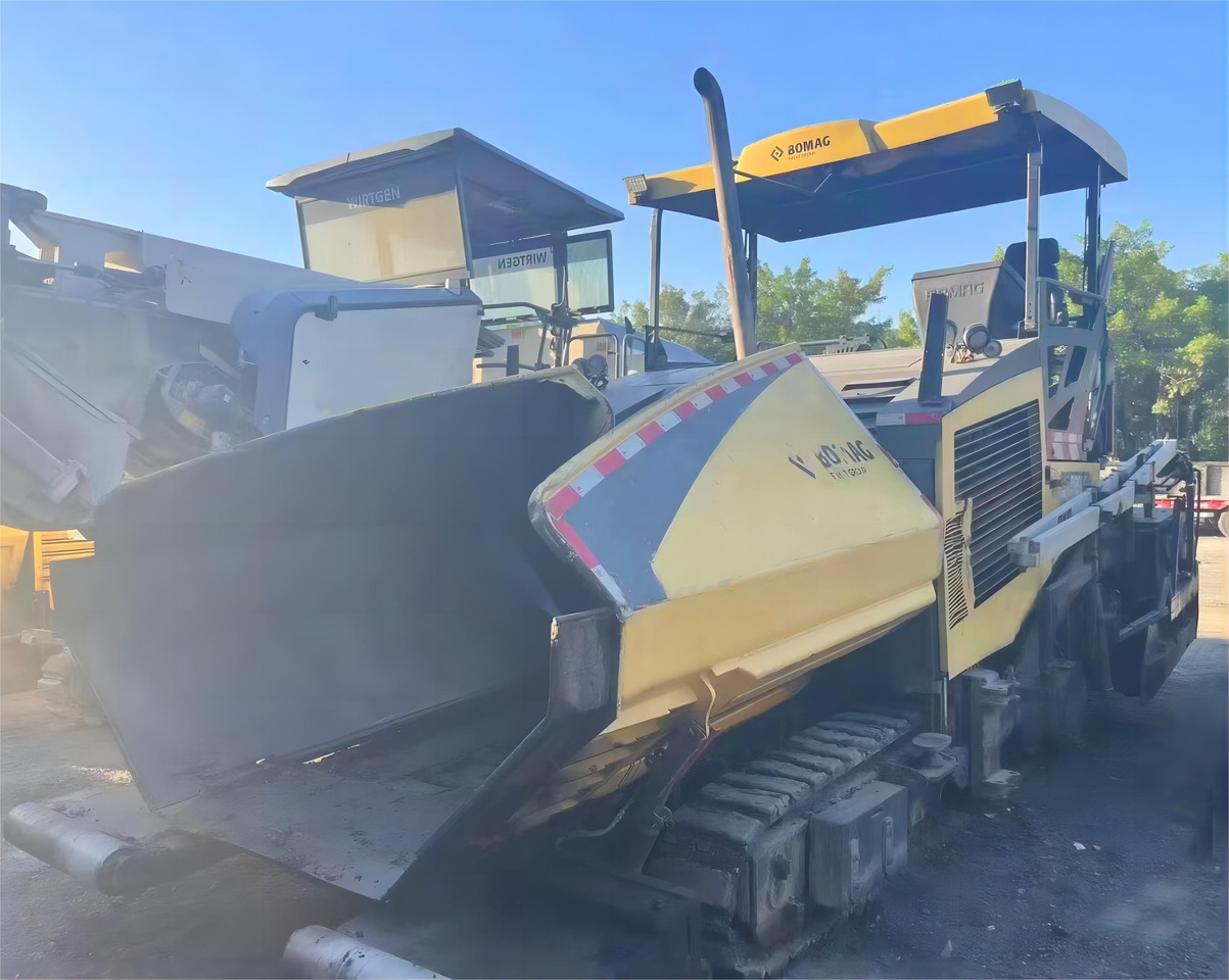 BOMAG BF800C Asphalt Paver Machine Used Asphalt Paver - Asphalt paver: picture 3 BOMAG BF800C Asphalt Paver Machine Used Asphalt Paver - Asphalt paver: picture 3
