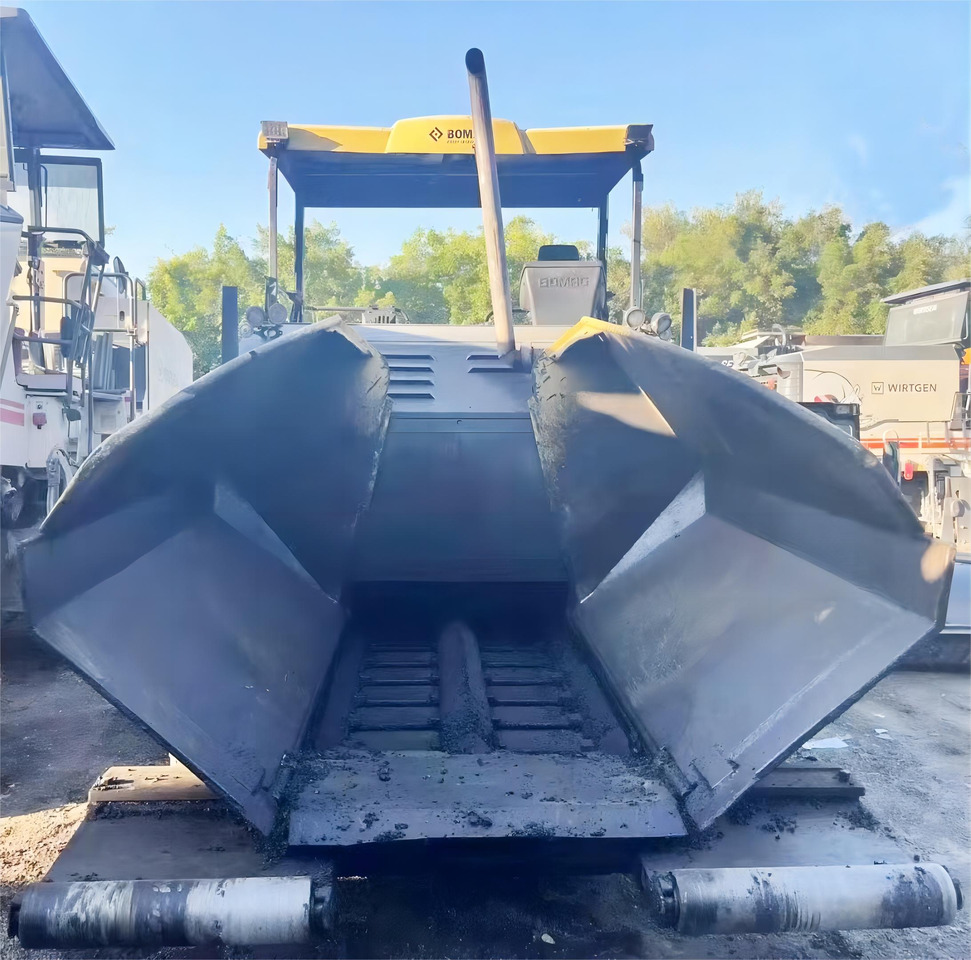 BOMAG BF800C Asphalt Paver Machine Used Asphalt Paver - Asphalt paver: picture 5 BOMAG BF800C Asphalt Paver Machine Used Asphalt Paver - Asphalt paver: picture 5