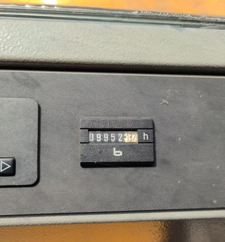 Liebherr LTM1500-8 Used Mobile Crane 500 ton Lifting Hydraulic Truck Crane - Mobile crane: picture 3 Liebherr LTM1500-8 Used Mobile Crane 500 ton Lifting Hydraulic Truck Crane - Mobile crane: picture 3