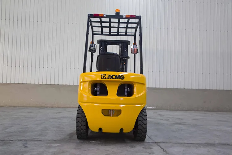 XCMG FD30T 3 ton hydraulic Fork Lift Truck Forklift With Attachments - Rough terrain forklift: picture 5 XCMG FD30T 3 ton hydraulic Fork Lift Truck Forklift With Attachments - Rough terrain forklift: picture 5
