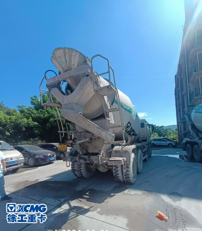 XCMG Official 12cbm Concrete Mixer Drum G4804D Used Mobile Concrete Mixers Truck For Sale - Concrete mixer truck: picture 3 XCMG Official 12cbm Concrete Mixer Drum G4804D Used Mobile Concrete Mixers Truck For Sale - Concrete mixer truck: picture 3