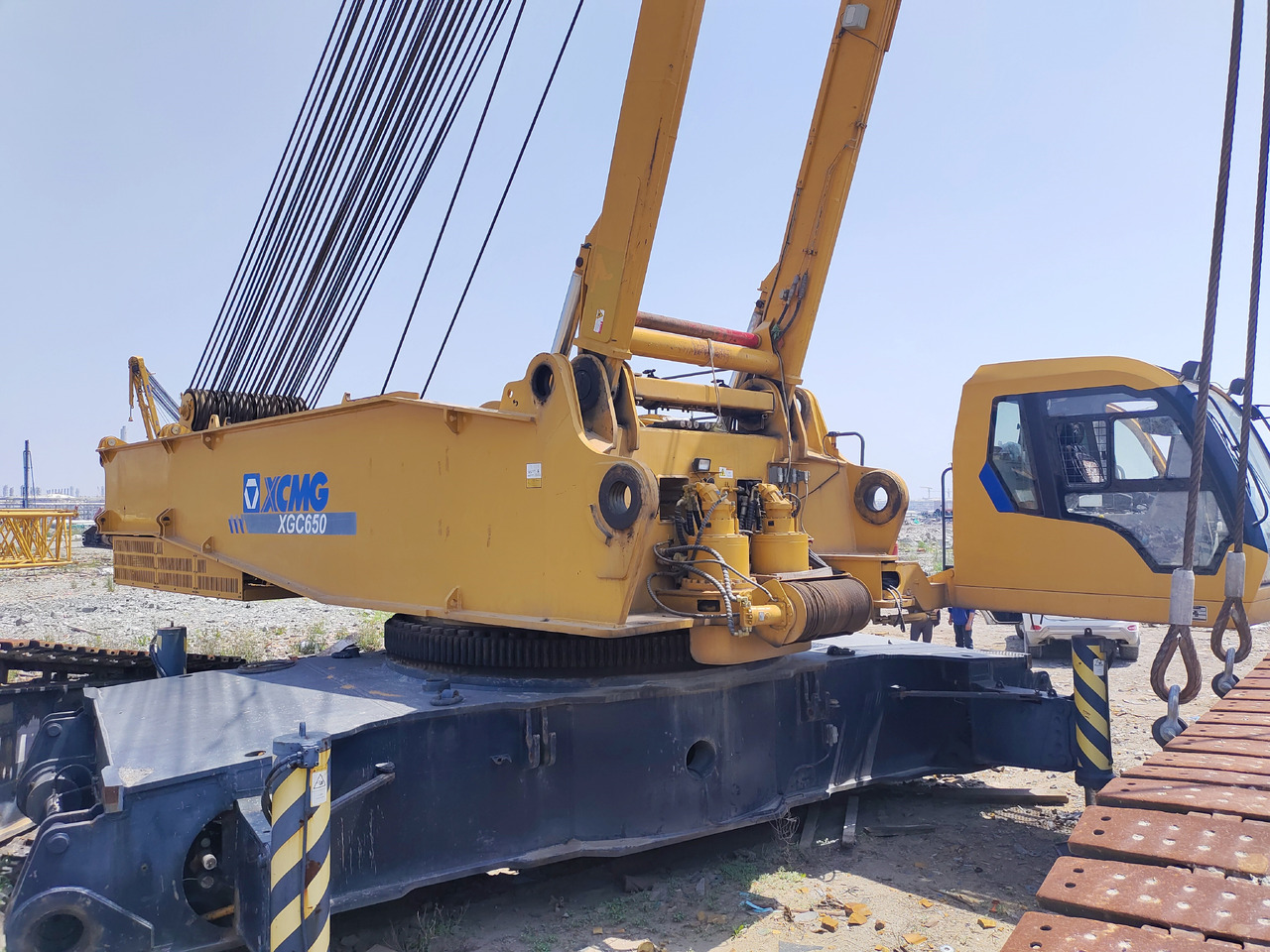 XCMG Official Hydraulic Lifting Crawler Crane XGC650 650 Used Mobile Crane Price For Sale - Crawler crane: picture 4 XCMG Official Hydraulic Lifting Crawler Crane XGC650 650 Used Mobile Crane Price For Sale - Crawler crane: picture 4