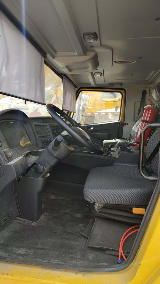 XCMG Official Used Hydraulic Truck Crane XCA100_E Mobile 100 Ton Crane Price - All terrain crane: picture 5 XCMG Official Used Hydraulic Truck Crane XCA100_E Mobile 100 Ton Crane Price - All terrain crane: picture 5