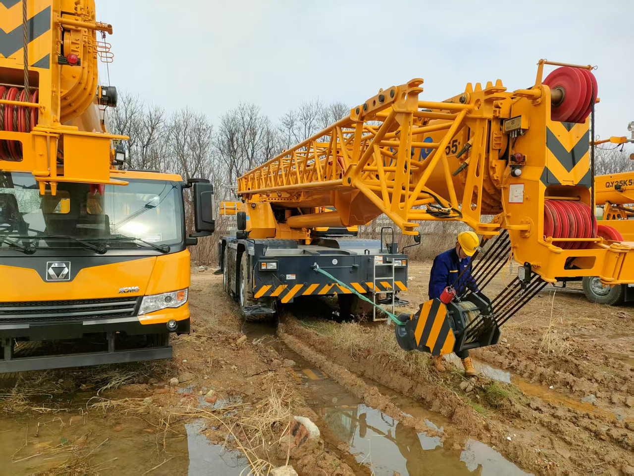 XCMG Popular Used Rough Terrain Crane XCR55L5_S 55T Hydrauli Crane Low Price - Rough terrain crane: picture 2 XCMG Popular Used Rough Terrain Crane XCR55L5_S 55T Hydrauli Crane Low Price - Rough terrain crane: picture 2