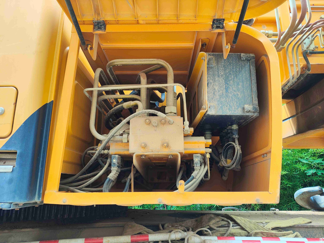 Mobile crane XCMG XCT55L5 55ton used 5-section truck crane price: picture 8 Mobile crane XCMG XCT55L5 55ton used 5-section truck crane price: picture 8