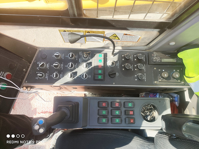 XCMG XGC200 200 tons hydraulic boom used crawler crane 2019 with good condition - Crawler crane: picture 3 XCMG XGC200 200 tons hydraulic boom used crawler crane 2019 with good condition - Crawler crane: picture 3
