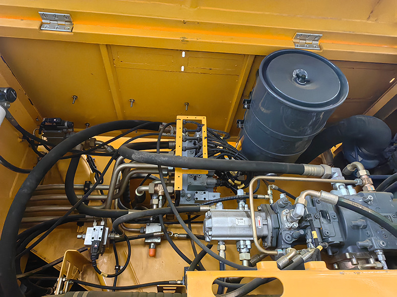 XCMG used XCT110 110ton telescopic boom truck crane mobile for sale - Crane: picture 4 XCMG used XCT110 110ton telescopic boom truck crane mobile for sale - Crane: picture 4