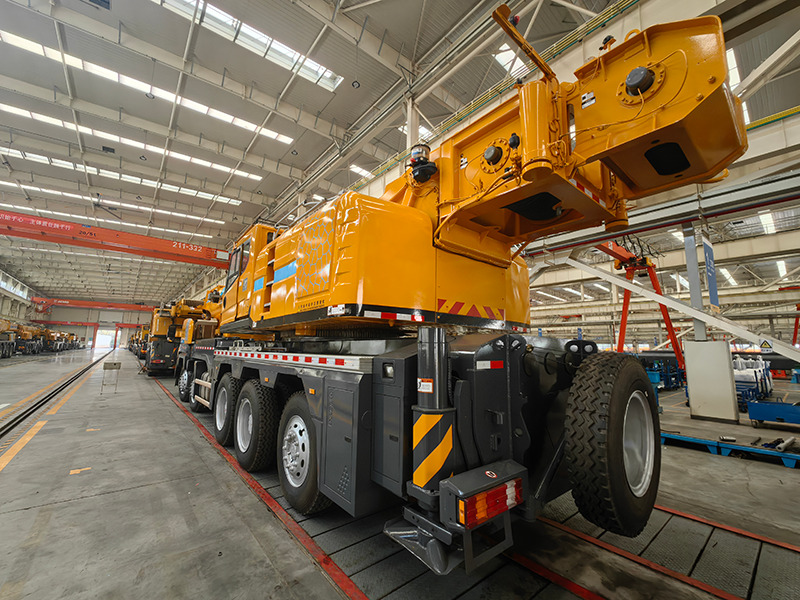 XCMG used XCT110 110ton telescopic boom truck crane mobile for sale - Crane: picture 2 XCMG used XCT110 110ton telescopic boom truck crane mobile for sale - Crane: picture 2