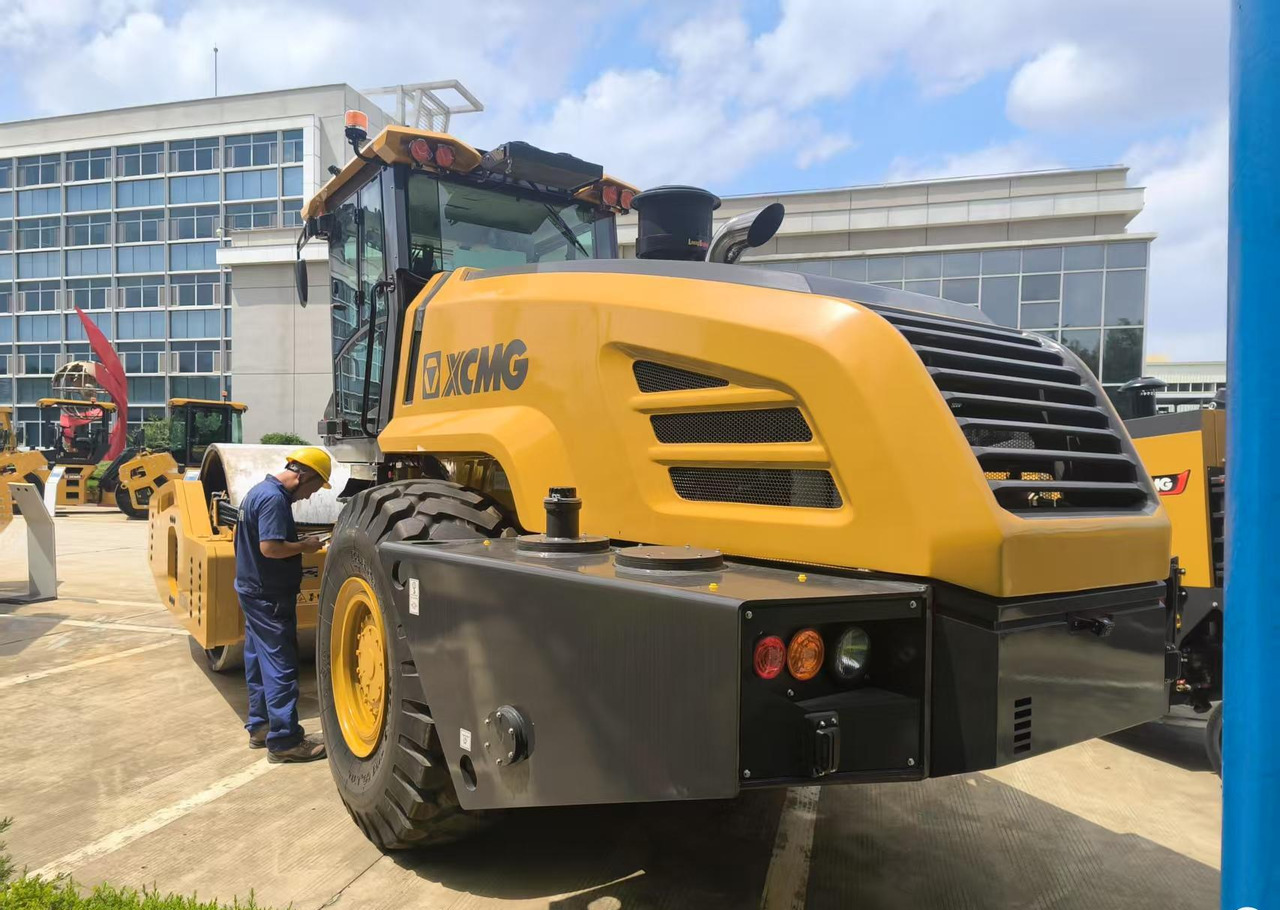 Road roller XCMG used XS365IV 36 Ton Vibratory Roller Compacator single drum price: picture 6
