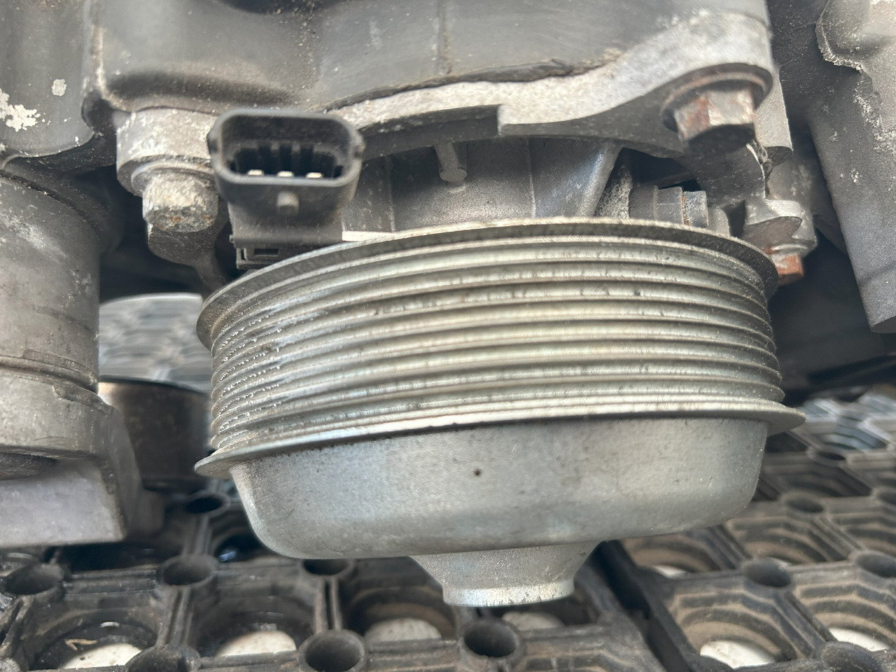 DAF COOLANT PUMP DAF XF 106 - Coolant pump: picture 3 DAF COOLANT PUMP DAF XF 106 - Coolant pump: picture 3