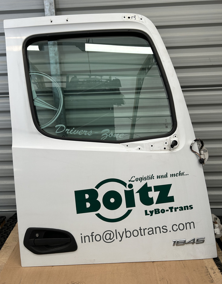 MERCEDES ACTROS MP4 DOOR RIGHT - Door and parts: picture 1 MERCEDES ACTROS MP4 DOOR RIGHT - Door and parts: picture 1