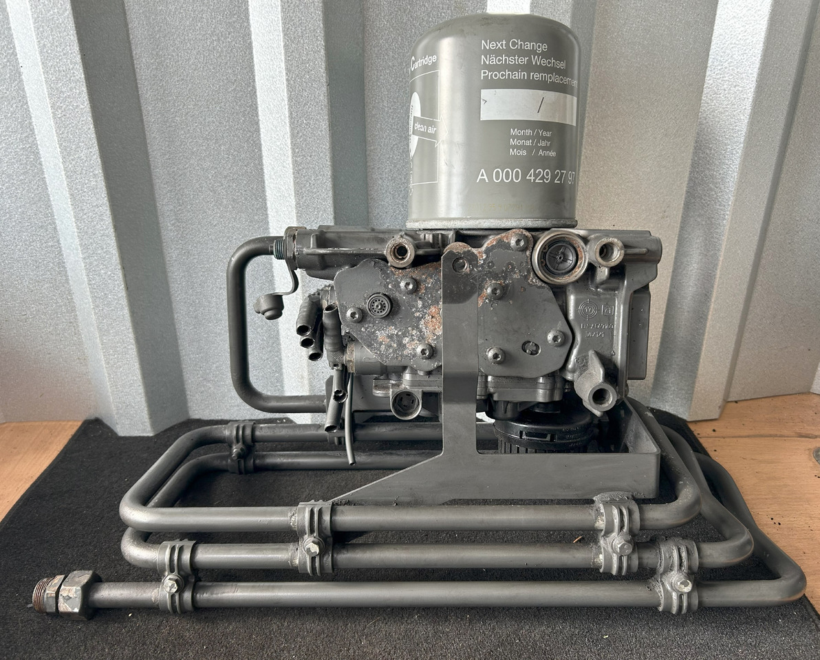MERCEDES-BENZ ACTROS MP4 EAPU AIR DRYER WITH COIL - Brake parts for Truck: picture 1 MERCEDES-BENZ ACTROS MP4 EAPU AIR DRYER WITH COIL - Brake parts for Truck: picture 1
