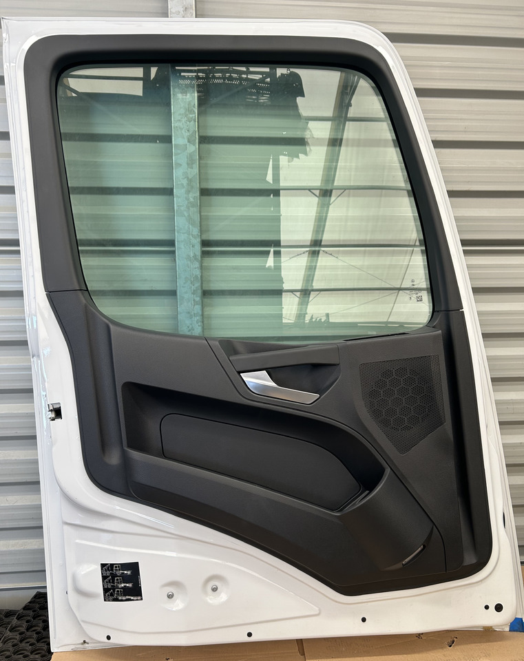 MERCEDES DOOR LEFT  narrow cab M-CLASSIC SPACE  ACTROS AROCS MP4 MP5 BRAND NEW - Door and parts: picture 2 MERCEDES DOOR LEFT  narrow cab M-CLASSIC SPACE  ACTROS AROCS MP4 MP5 BRAND NEW - Door and parts: picture 2