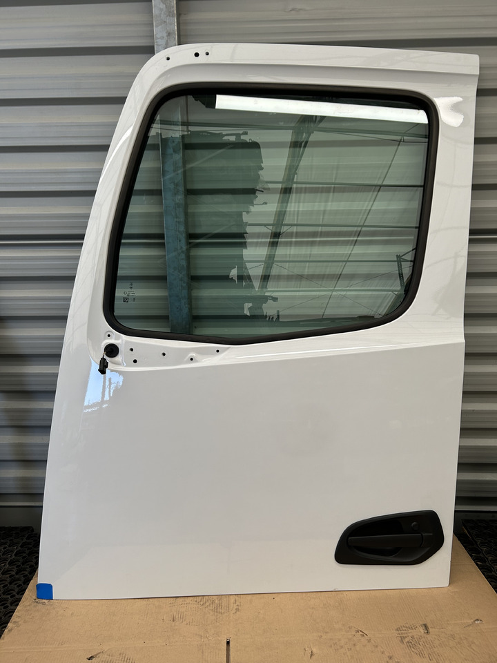 MERCEDES DOOR LEFT  narrow cab M-CLASSIC SPACE  ACTROS AROCS MP4 MP5 BRAND NEW - Door and parts: picture 1 MERCEDES DOOR LEFT  narrow cab M-CLASSIC SPACE  ACTROS AROCS MP4 MP5 BRAND NEW - Door and parts: picture 1