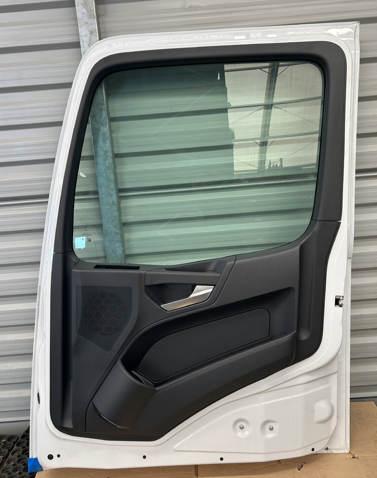 MERCEDES DOOR RIGHT  narrow cab M-CLASSIC SPACE  ACTROS AROCS MP4 MP5 BRAND NEW - Door and parts: picture 2 MERCEDES DOOR RIGHT  narrow cab M-CLASSIC SPACE  ACTROS AROCS MP4 MP5 BRAND NEW - Door and parts: picture 2