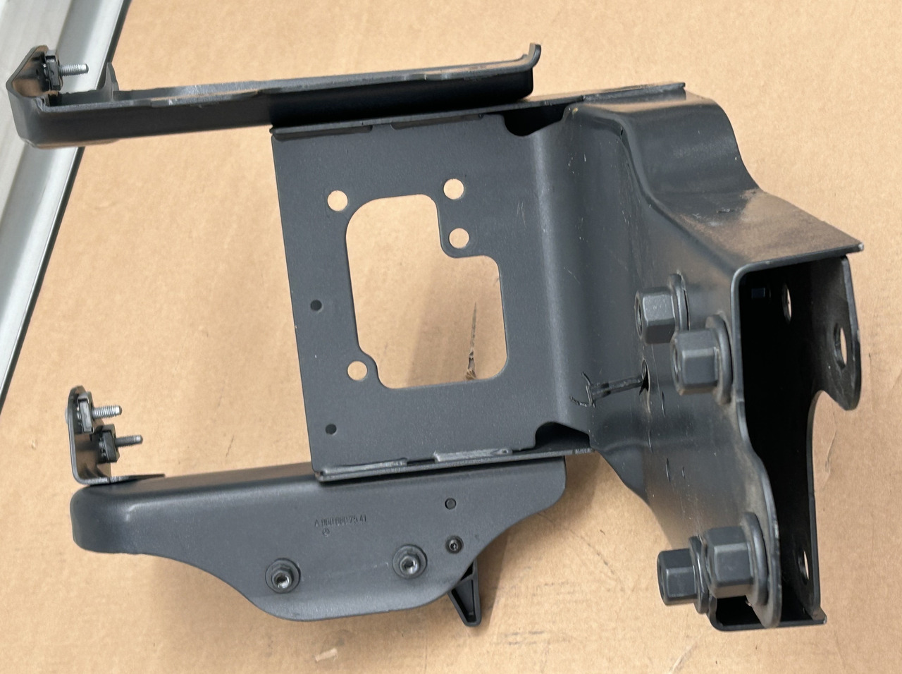 New Body and exterior MERCEDES MOUNTING STEERING STEP SUPPORT AROCS ACTROS MP4 MP5: picture 7 New Body and exterior MERCEDES MOUNTING STEERING STEP SUPPORT AROCS ACTROS MP4 MP5: picture 7