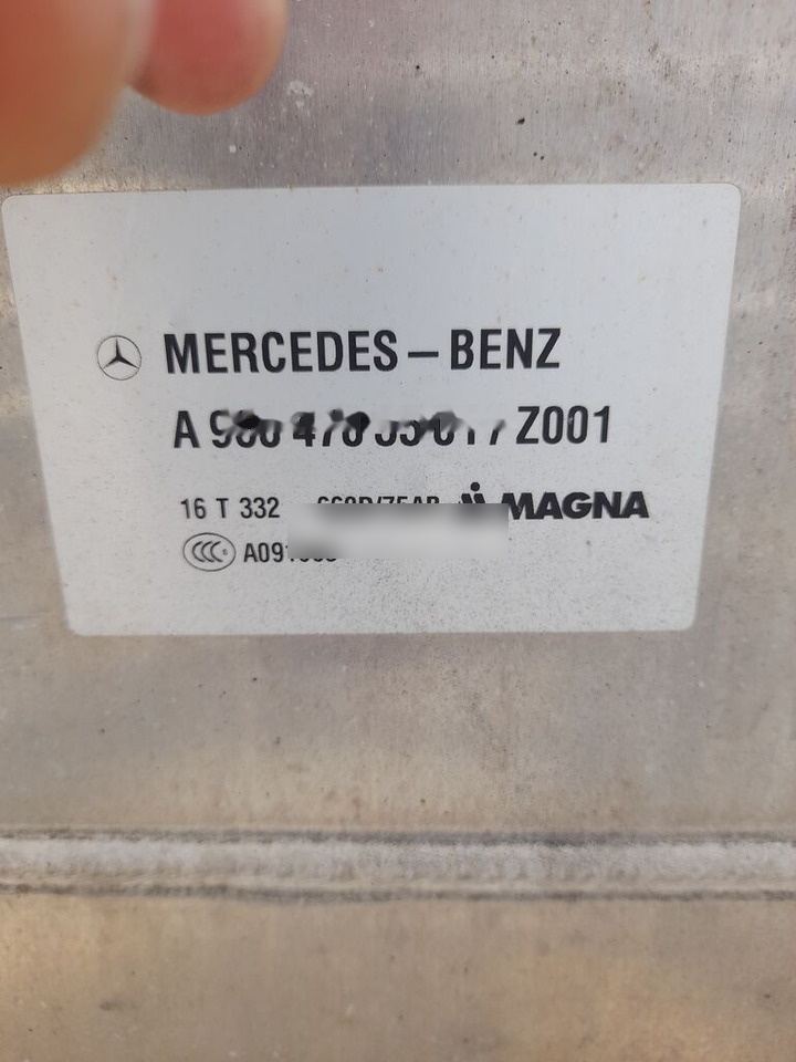 Mercedes-Benz ACTROS MP4 660L A9604703501 Mercedes-Benz truck - Fuel tank for Truck: picture 2 Mercedes-Benz ACTROS MP4 660L A9604703501 Mercedes-Benz truck - Fuel tank for Truck: picture 2