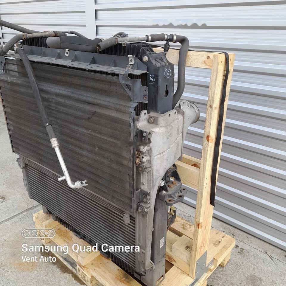 Mercedes-Benz ACTROS MP4 A9605000002 / A9605002501 Mercedes-Benz A9605000002 / A9605002501 - Condenser for Truck: picture 3 Mercedes-Benz ACTROS MP4 A9605000002 / A9605002501 Mercedes-Benz A9605000002 / A9605002501 - Condenser for Truck: picture 3