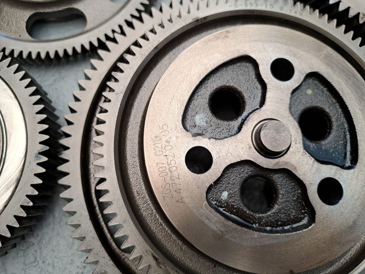 Mercedes-Benz ACTROS MP4 OM471 Mercedes-Benz ACTROS MP4 truck - Camshaft for Truck: picture 4 Mercedes-Benz ACTROS MP4 OM471 Mercedes-Benz ACTROS MP4 truck - Camshaft for Truck: picture 4
