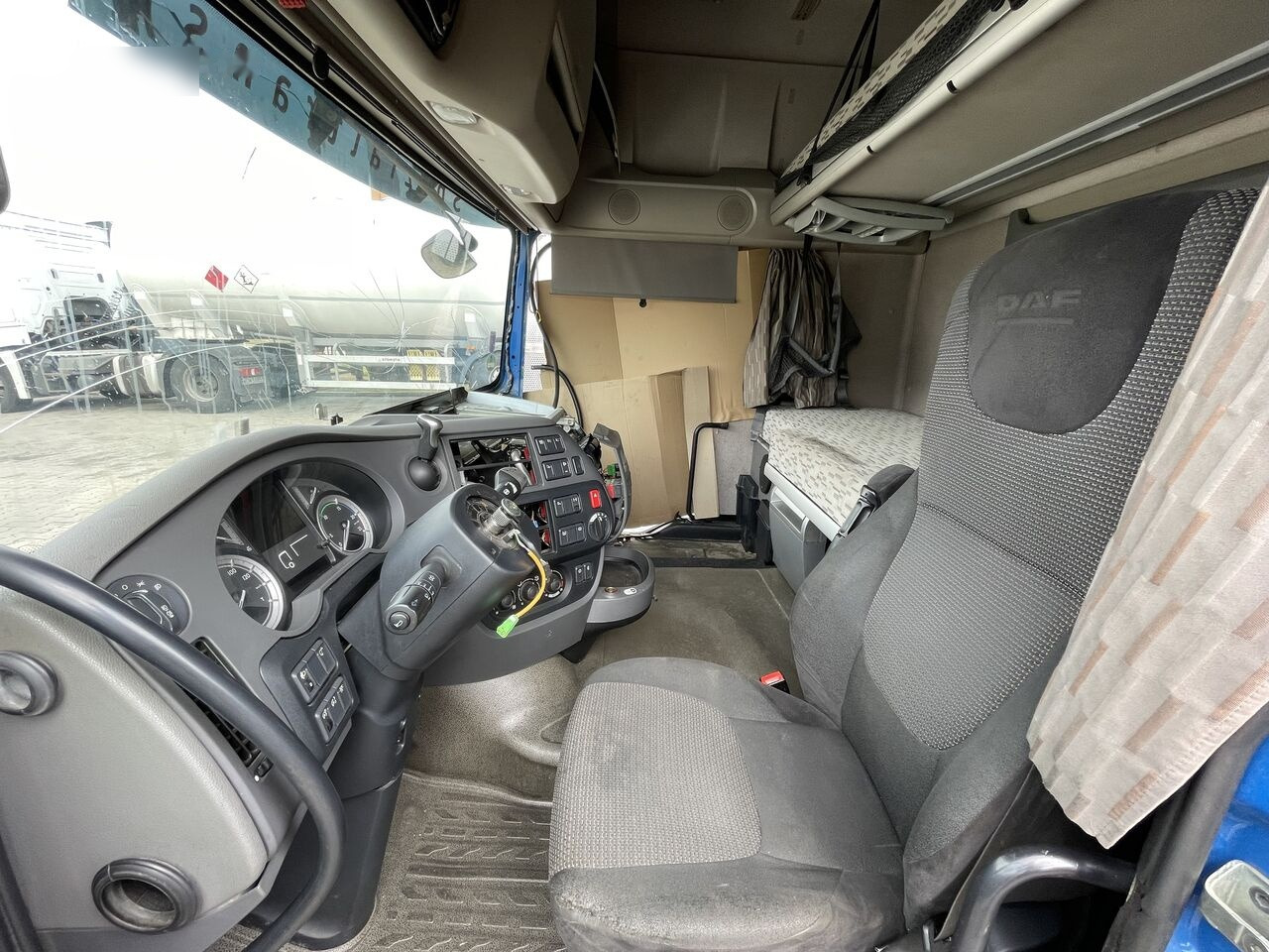 Cab for Truck XF   DAF XF 106 truck: picture 9