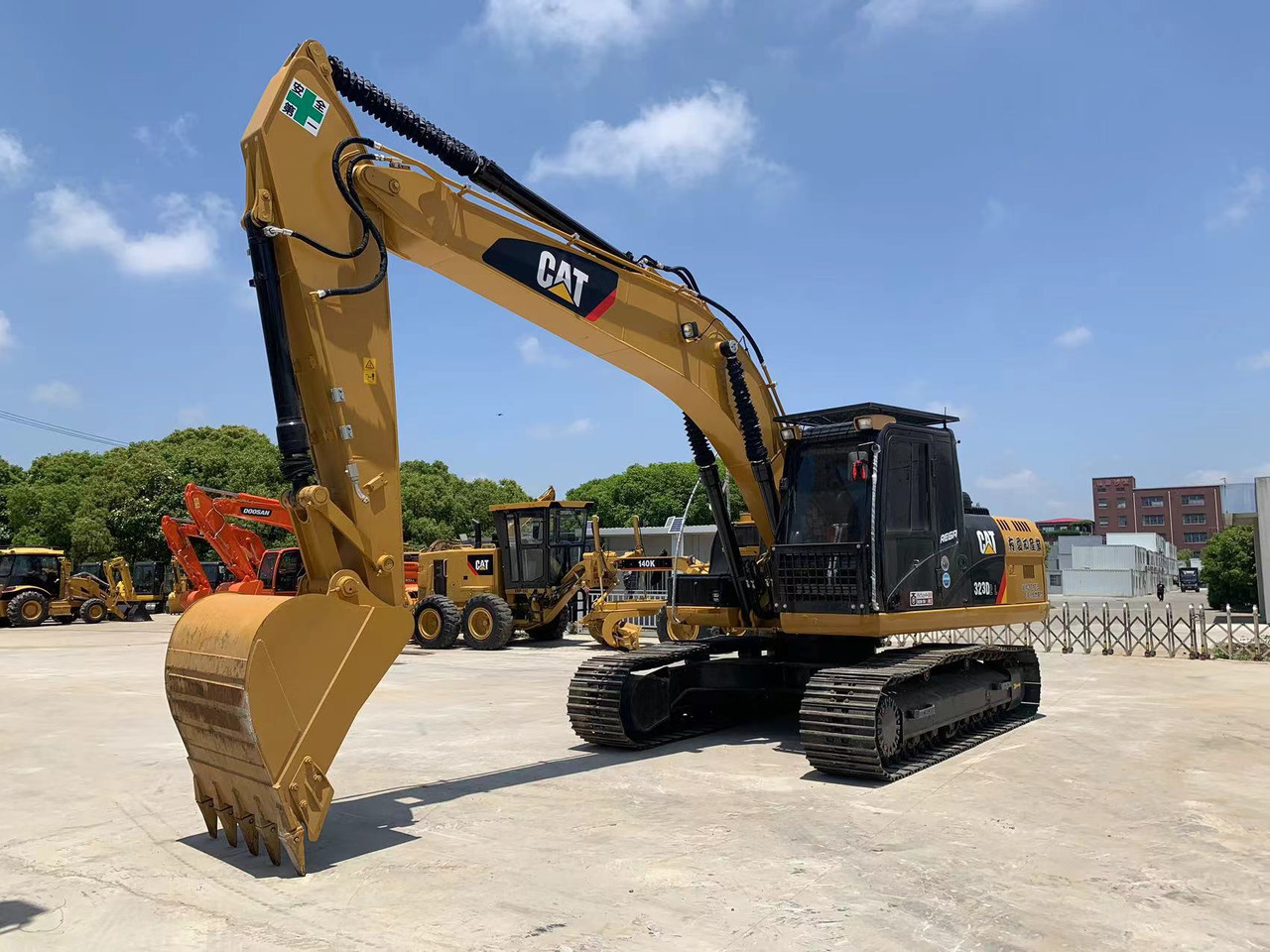 Caterpillar Excavator 320, 323 with Mechanical Engine Mitsubishi S6K - Crawler excavator: picture 4 Caterpillar Excavator 320, 323 with Mechanical Engine Mitsubishi S6K - Crawler excavator: picture 4