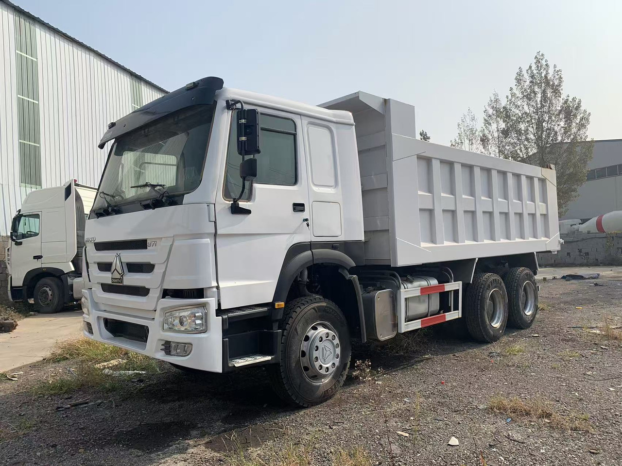Howo Secondhand Commercial Vehicle 10-wheels HOWO Dumper Truck 6x4 Left Hand Drive Tipper Truck - Tipper: picture 3 Howo Secondhand Commercial Vehicle 10-wheels HOWO Dumper Truck 6x4 Left Hand Drive Tipper Truck - Tipper: picture 3