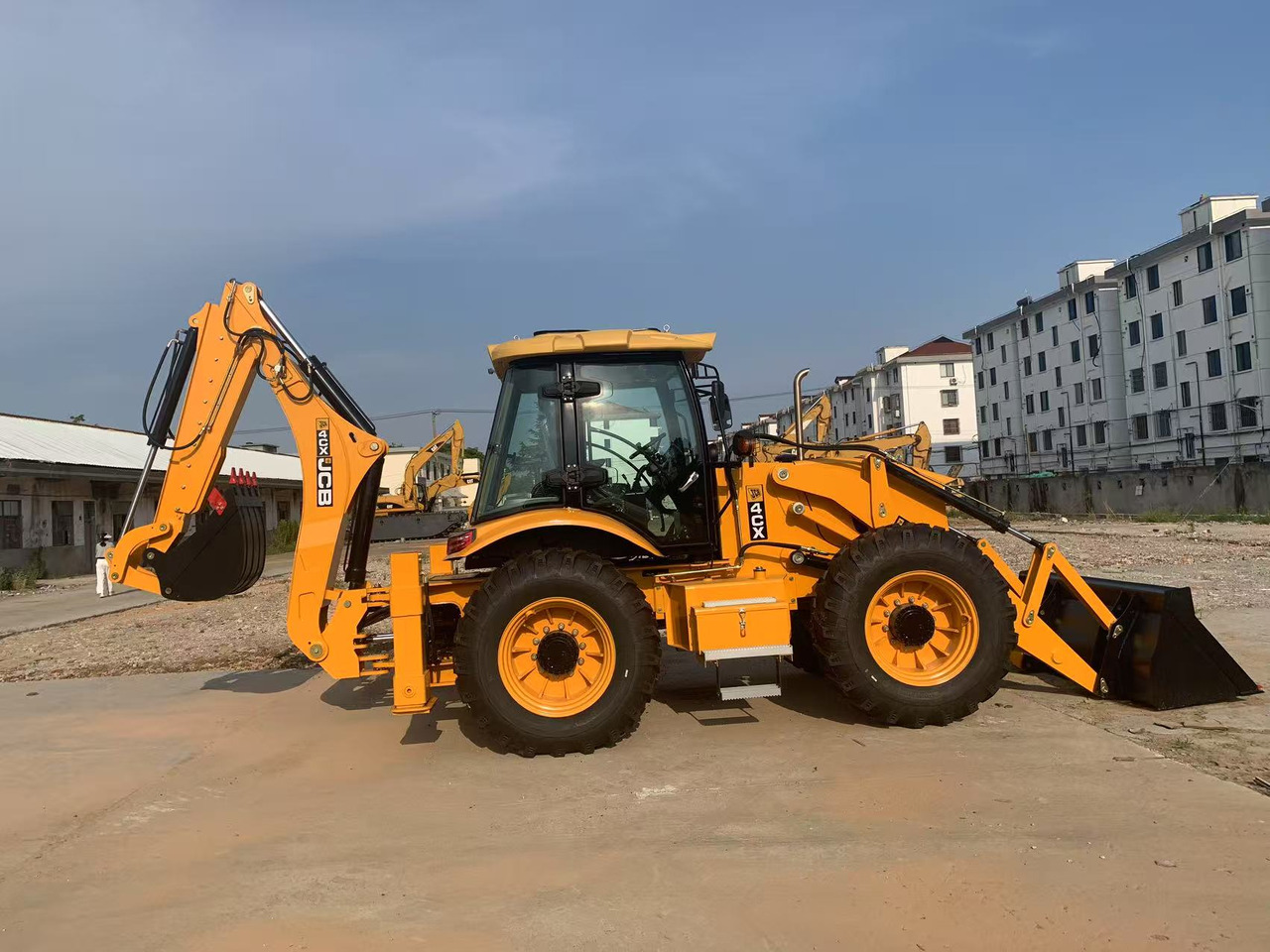JCB 4x4 Backhoe Loader 4CX, 3CX Brand New Condition - Backhoe loader: picture 2 JCB 4x4 Backhoe Loader 4CX, 3CX Brand New Condition - Backhoe loader: picture 2