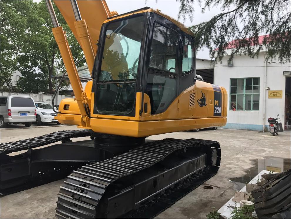 KOMATSU excavator PC220 secondhand excavator with excellent condition - Crawler excavator: picture 5 KOMATSU excavator PC220 secondhand excavator with excellent condition - Crawler excavator: picture 5