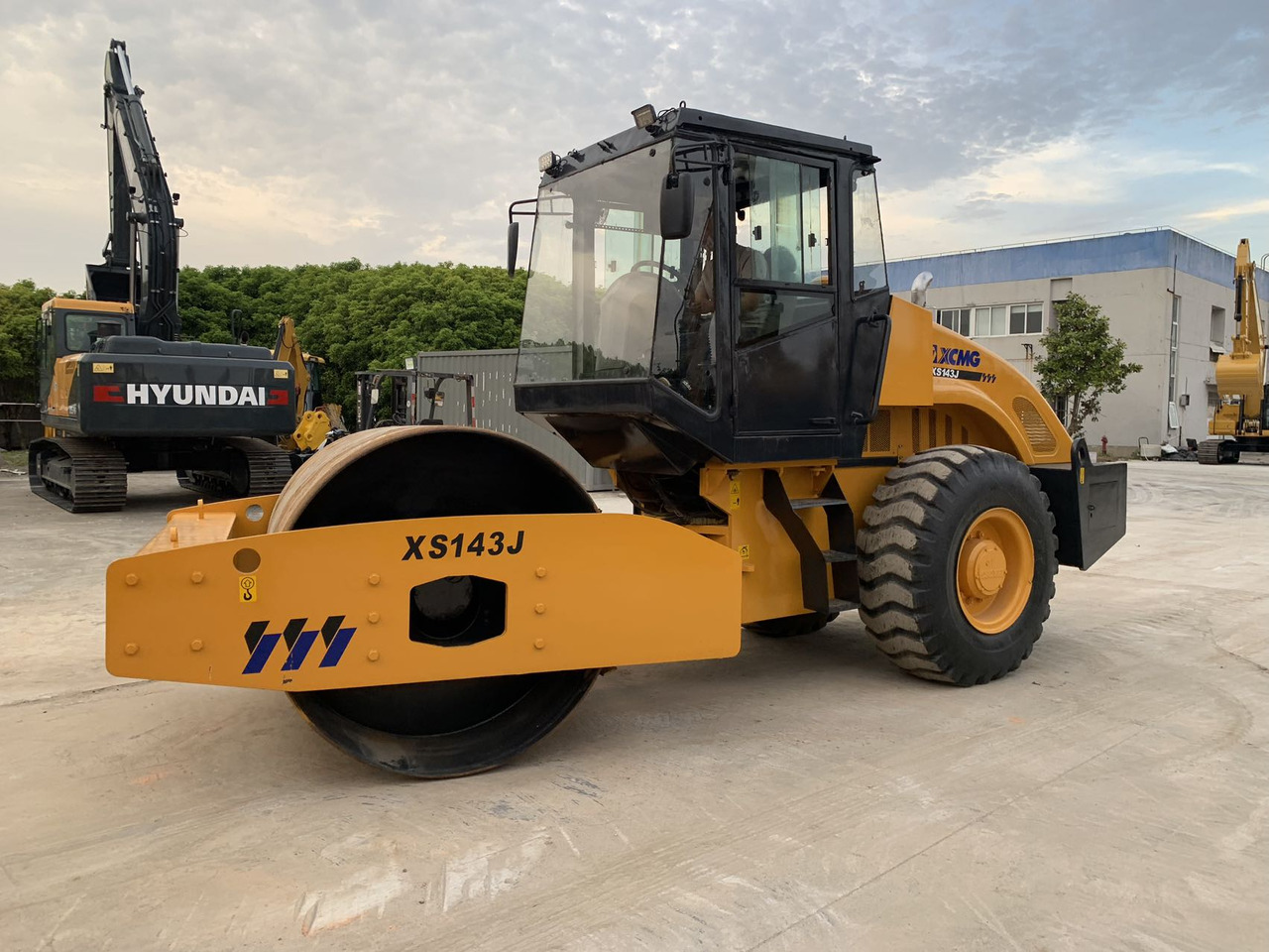 XCMG XS143J Vibratory Road roller Secondhand Condition - Road roller: picture 2 XCMG XS143J Vibratory Road roller Secondhand Condition - Road roller: picture 2