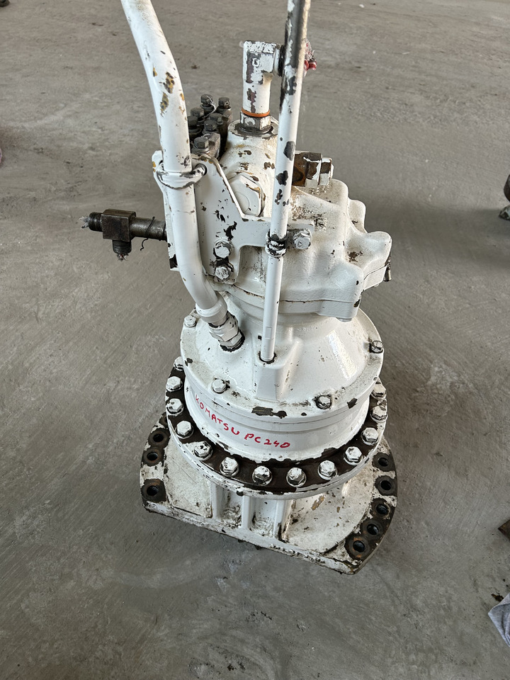 KOMATSU PC240 - Swing motor for Excavator: picture 1 KOMATSU PC240 - Swing motor for Excavator: picture 1