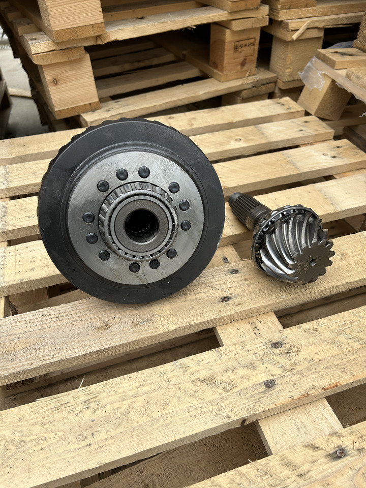 ZF CAT M312 - Differential gear for Excavator: picture 5 ZF CAT M312 - Differential gear for Excavator: picture 5