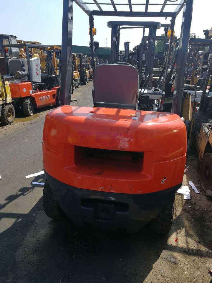 TCM FD30T6 - Forklift: picture 3 TCM FD30T6 - Forklift: picture 3
