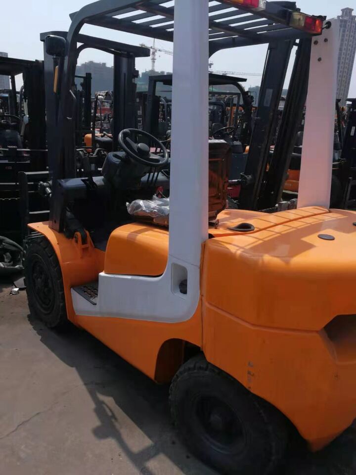 TCM FD30T6 - Forklift: picture 4 TCM FD30T6 - Forklift: picture 4