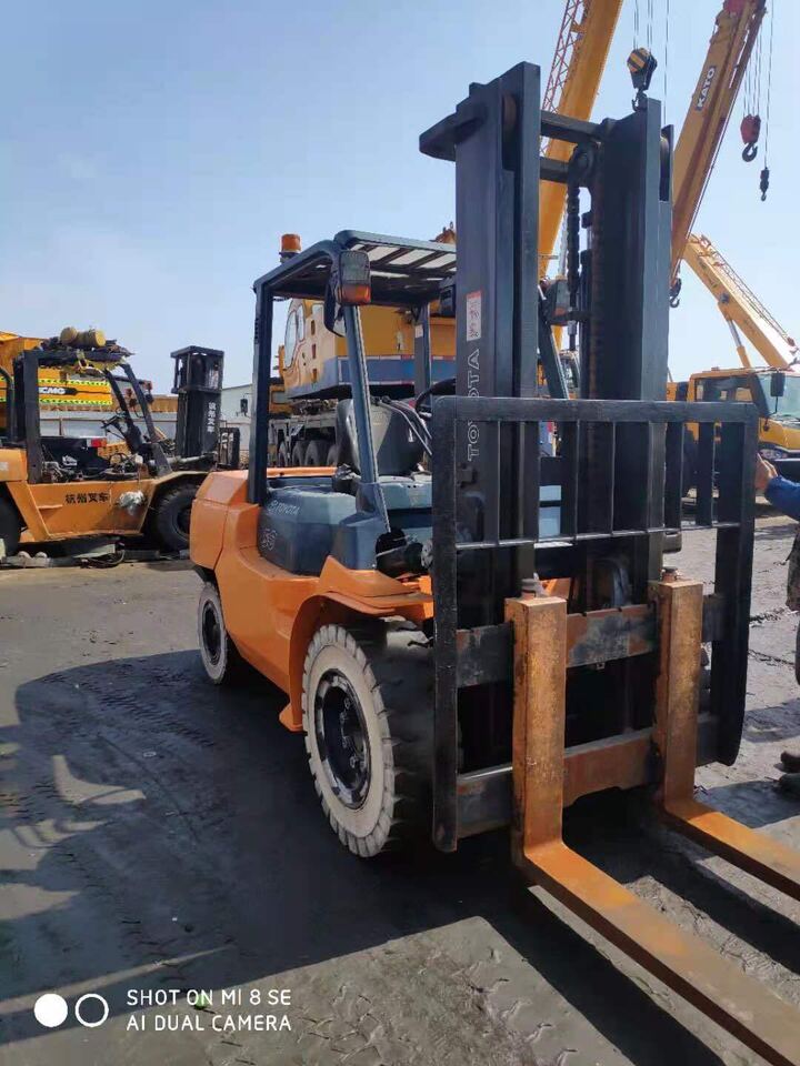 Toyota 7FD50 - Forklift: picture 2 Toyota 7FD50 - Forklift: picture 2