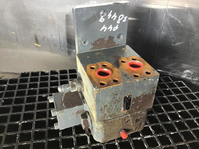 Valve Liebherr Brake Valve: picture 8
