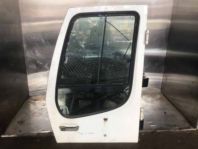 Liebherr Cabin Door - Door and parts: picture 1 Liebherr Cabin Door - Door and parts: picture 1