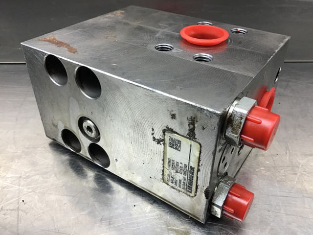 Liebherr Check Valve - Hydraulics: picture 1 Liebherr Check Valve - Hydraulics: picture 1