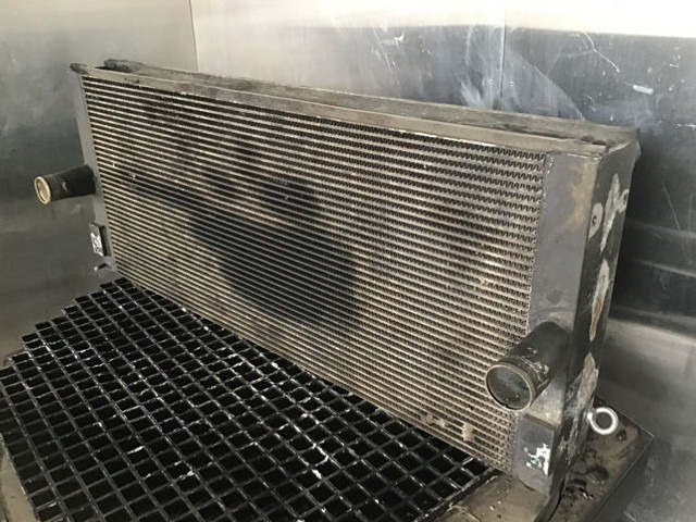 Liebherr Coolant Cooler - Radiator: picture 3 Liebherr Coolant Cooler - Radiator: picture 3