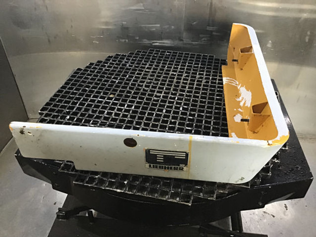 Liebherr Cover Rotating Deck - Bumper: picture 2 Liebherr Cover Rotating Deck - Bumper: picture 2