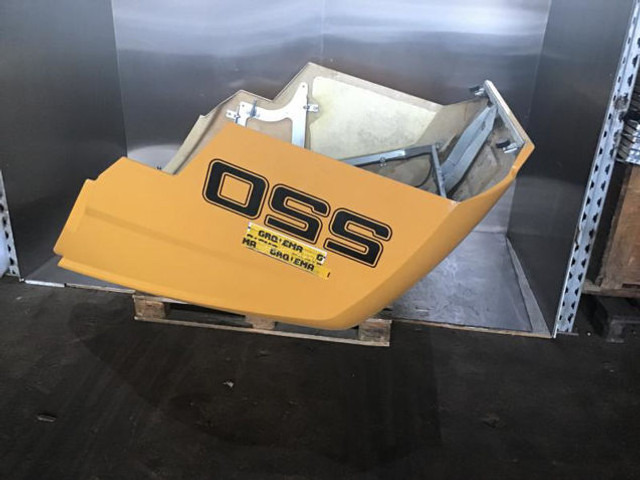 Liebherr Engine Hood - Bumper: picture 5 Liebherr Engine Hood - Bumper: picture 5