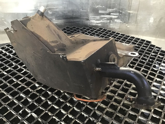 Liebherr Equalizing Reservoir - Expansion tank: picture 1 Liebherr Equalizing Reservoir - Expansion tank: picture 1
