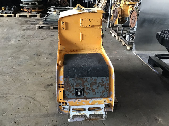 Liebherr Fuel Tank - Fuel tank: picture 2 Liebherr Fuel Tank - Fuel tank: picture 2