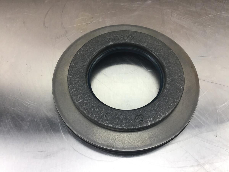 Liebherr L551 - Gearbox: picture 1 Liebherr L551 - Gearbox: picture 1