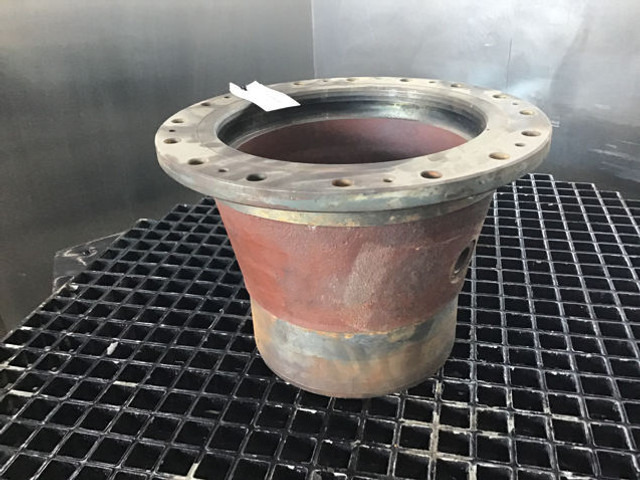 Liebherr Output Shaft Housing - Hydraulics: picture 2 Liebherr Output Shaft Housing - Hydraulics: picture 2