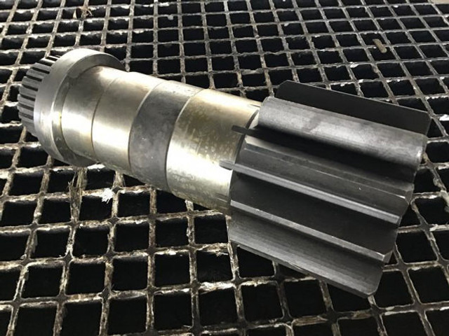 Liebherr Output Shaft - Axle and parts: picture 1 Liebherr Output Shaft - Axle and parts: picture 1