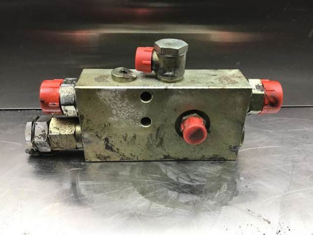 Liebherr Safety Valve - Hydraulics: picture 1 Liebherr Safety Valve - Hydraulics: picture 1