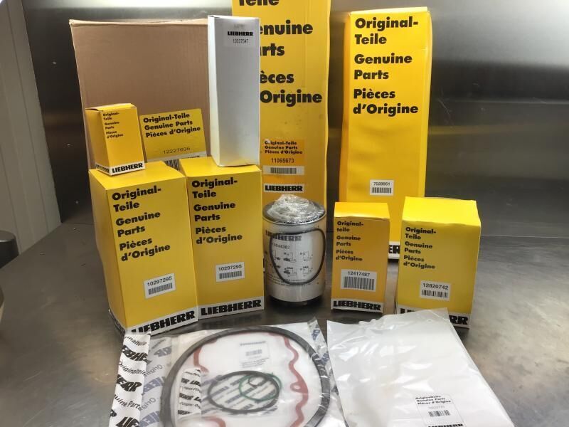 Liebherr Service Kit 1000 hours R906/R916/R926 - Fuel filter: picture 1 Liebherr Service Kit 1000 hours R906/R916/R926 - Fuel filter: picture 1