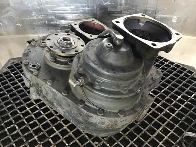 Liebherr Travel Gearbox - Gearbox: picture 2 Liebherr Travel Gearbox - Gearbox: picture 2